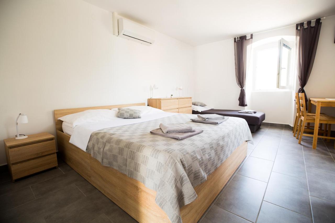 Kuca Nerezinka Apartment เนเรซีน ภายนอก รูปภาพ
