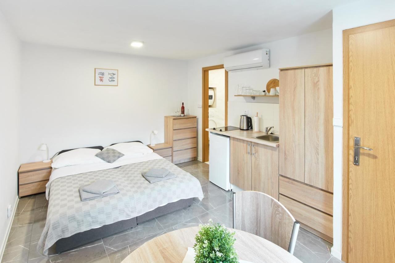 Kuca Nerezinka Apartment เนเรซีน ภายนอก รูปภาพ